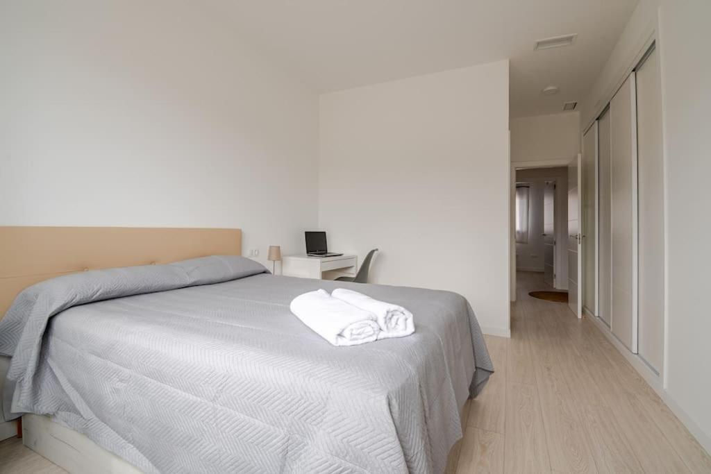 Appartement Nuevo Con Piscina, Disfruta Del Silencio, Familias Con Ninos, Aire Acondicionado, 2 Banos, Wifi, Terraza, Playa, Toallas Y Sombrillas
