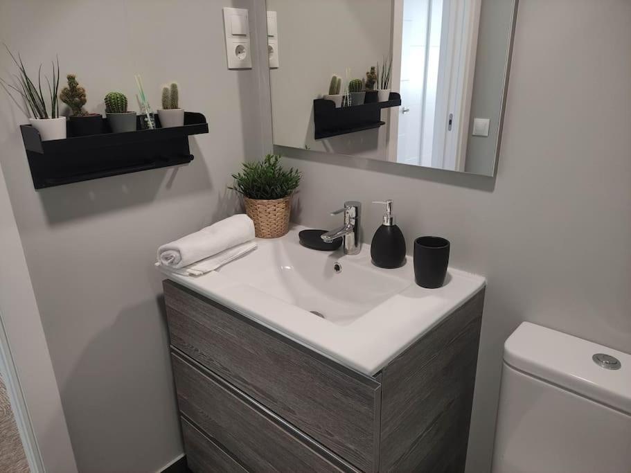 Nuevo Con Piscina, Disfruta Del Silencio, Familias Con Ninos, Aire Acondicionado, 2 Banos, Wifi, Terraza, Playa, Toallas Y Sombrillas *