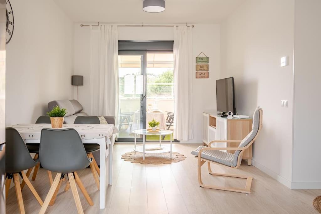 Nuevo Con Piscina, Disfruta Del Silencio, Familias Con Ninos, Aire Acondicionado, 2 Banos, Wifi, Terraza, Playa, Toallas Y Sombrillas *